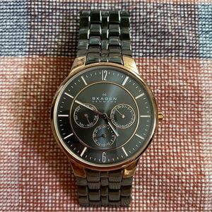 SKAGEN Watch. Gunmetal Tone Band, Rose Gold Dial, 331XLRXM